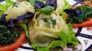 Сочные манты со свининой и пекинской капустой