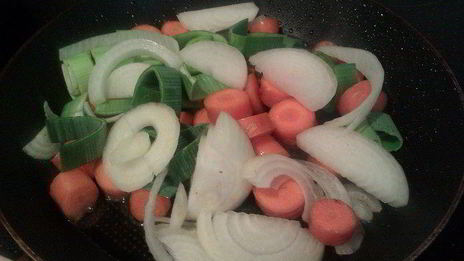 модная говядина по-французски в пряном вине