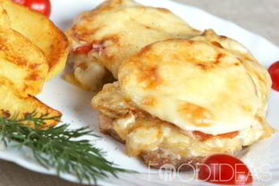 Мясо по-французски с ананасами