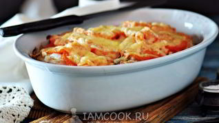 Мясо по-французски с грибами и помидорами