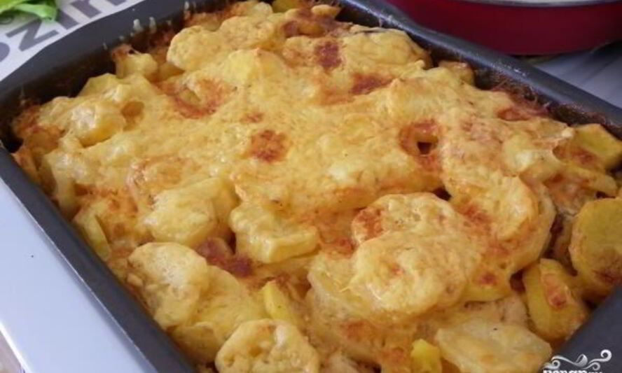 Рецепт мяса по-французски с курицей и картошкой