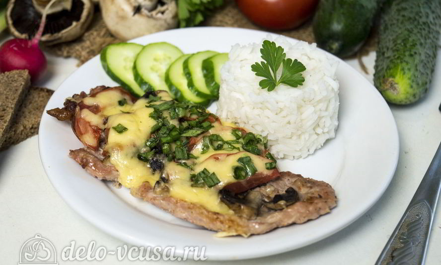 Рецепт мяса по-французски с помидорами и грибами