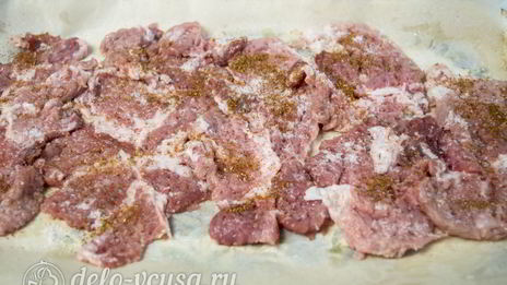 мясо по-французски с помидорами и грибами