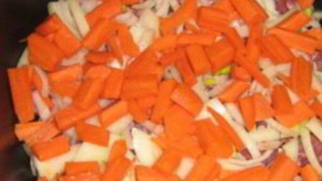 чанахи из баранины в кастрюле