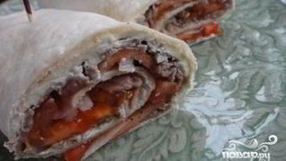 Говядина, запеченная в духовке с сыром и помидорами