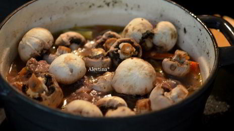 говяжьи ребра по-бургундски