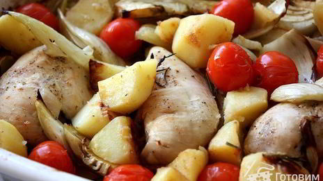 куриная грудка, запеченая с фенхелем и помидорами