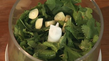 куриные крылышки с двумя соусами