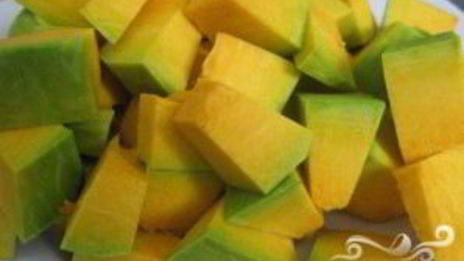 курица, запеченная с грибами и тыквой