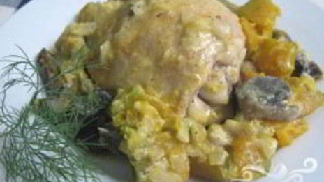курица, запеченная с грибами и тыквой