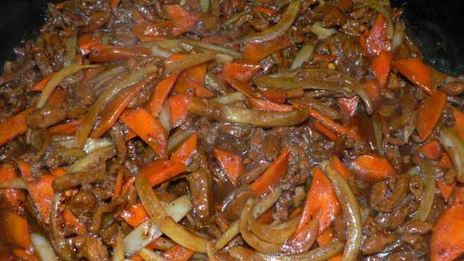 мясо в кисло-сладком соусе с овощами