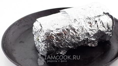 сало, запеченное в духовке в фольге