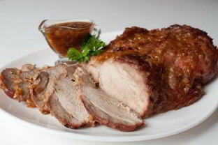 Свиная лопатка, запеченная с пивом