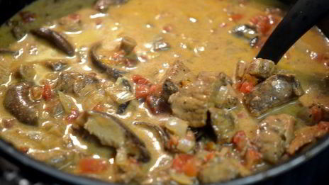 свинина с паприкой и грибами шиитаке