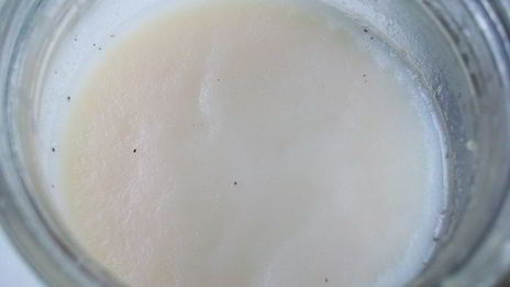 свиной смалец с чесноком и черным перцем