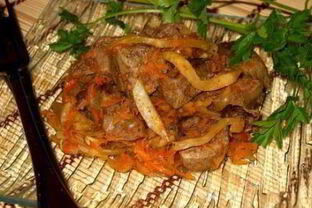 Телятина тушеная по-румынски с сельдереем