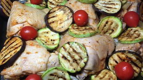 цыпленок с хариссой и овощами