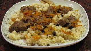 Тушеное мясо с морковью