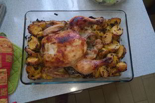 Запеченная курица с картошкой