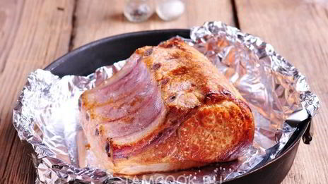 запеченная свиная корейка в мандариновом соусе