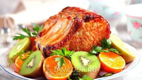 запеченная свиная корейка в мандариновом соусе