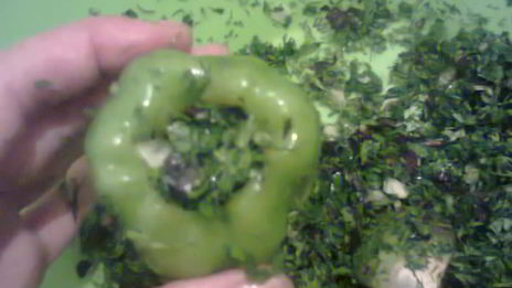 баклажаны и перец болгарский, начиненные зеленью
