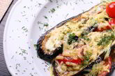 Баклажаны, запеченные с сыром и помидорами