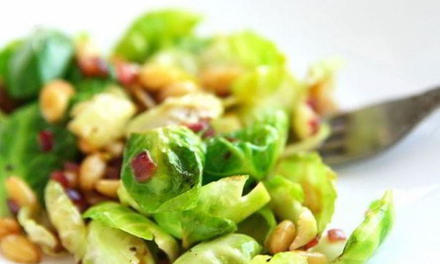 Рецепт брюссельской капусты с кедровыми орешками