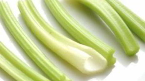 фаршированный сельдерей