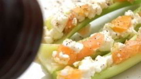 фаршированный сельдерей