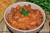 Фасоль с мясом в томате