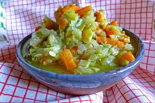 Кабачки тушеные с морковью и луком