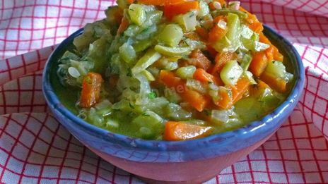 кабачки тушеные с морковью и луком