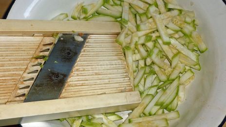 кабачки тушеные с морковью и луком