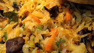 Капуста с опятами