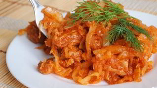 Капуста со свининой