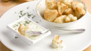 Капуста цветная жареная с сухарями