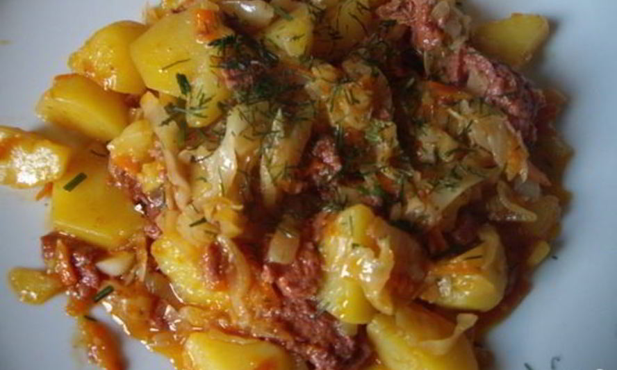 Рецепт картофеля тушеного с тушенкой