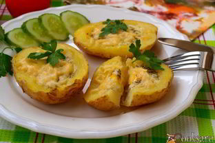 Картофель запеченный с перепелиными яйцами