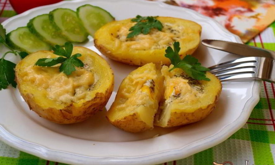 Рецепт картофеля запеченного с перепелиными яйцами