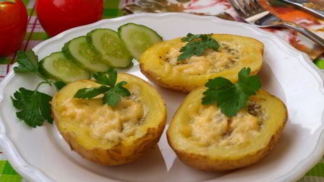 картофель запеченный с перепелиными яйцами