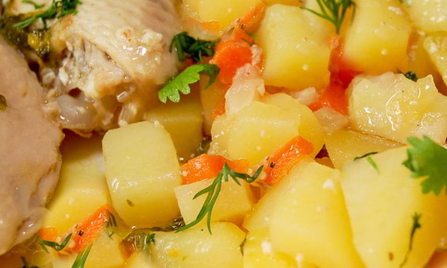 Рецепт картошки, тушенной с курицей