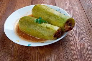 Цуккини фаршированные мясом баранины
