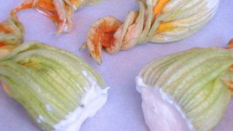 цветки цукини, фаршированные рикоттой