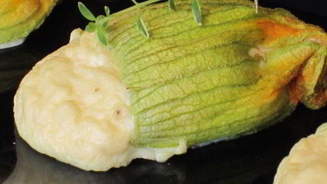 цветки цукини, фаршированные рикоттой