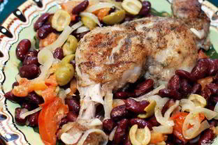 Тушеная фасоль с курицей