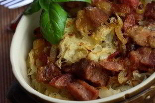 Тушеная капуста с беконом