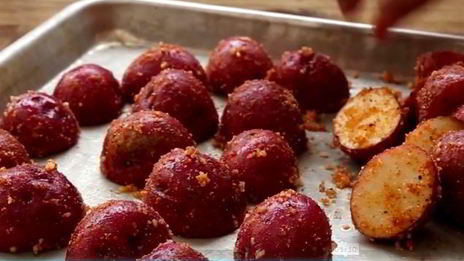 запеченный в духовке картофель c сырной корочкой