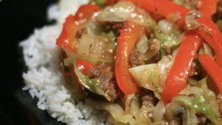 Жареная капуста с фаршем и болгарским перцем