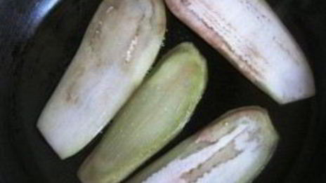 жареные баклажаны с сыром и чесноком